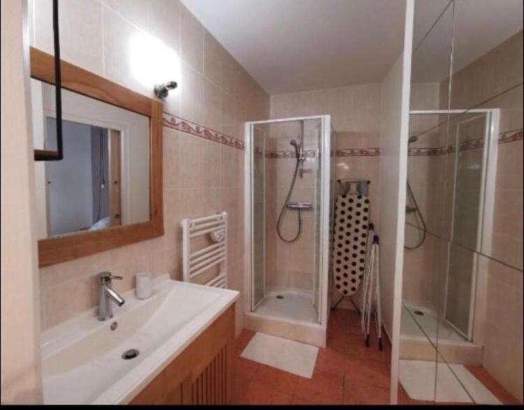 Charmant Appartement Hypercentre Granville Bagian luar foto